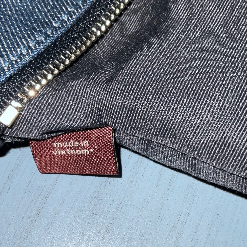 EUC Coach Denim Wristlet With Blue Hawaii Patches - Picture 12 of 14